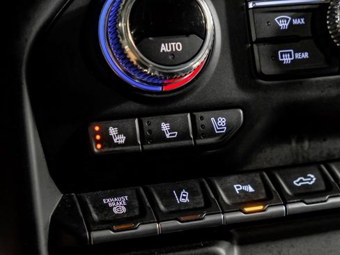 Used 2023 GMC Sierra 3500 Denali w/ Denali Ultimate Package AWD/4WD image 27