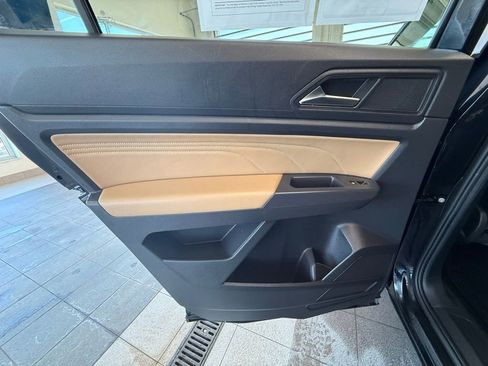 Used 2021 Volkswagen Atlas Cross Sport SE image 36