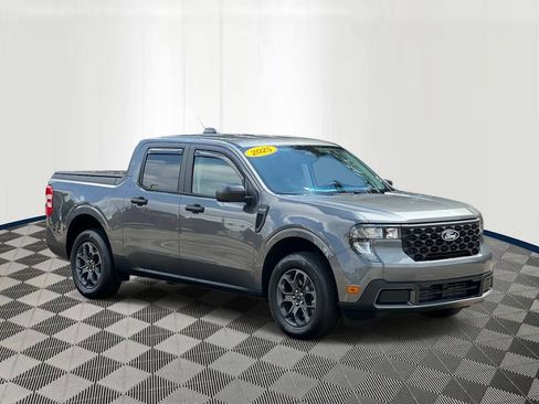 Used 2025 Ford Maverick XLT w/ Equipment Group 302A AWD/4WD image 6