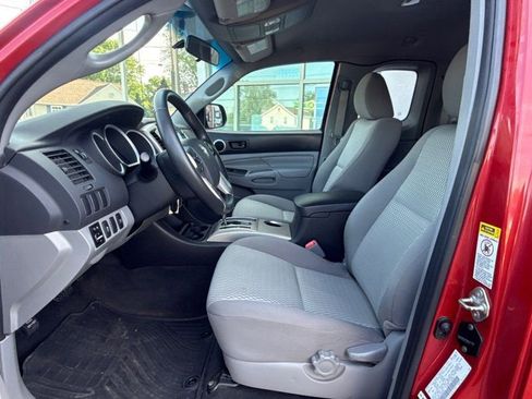 Used 2015 Toyota Tacoma 4x4 Access Cab w/ SR5 Package image 9