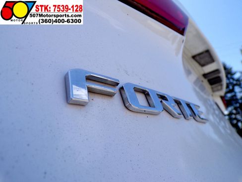 Used 2014 Kia Forte LX w/ Popular Package image 12