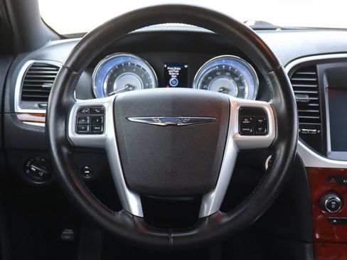 Used 2013 Chrysler 300 AWD w/ Driver Convenience Group image 18