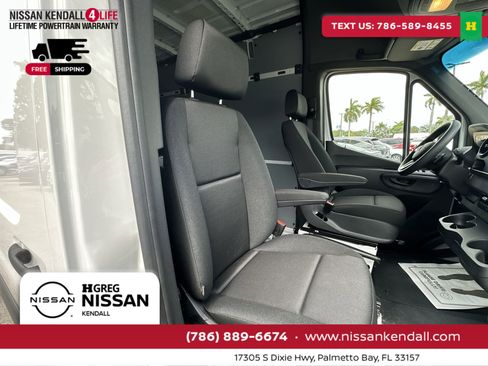 Used 2023 Mercedes-Benz Sprinter 3500 image 31