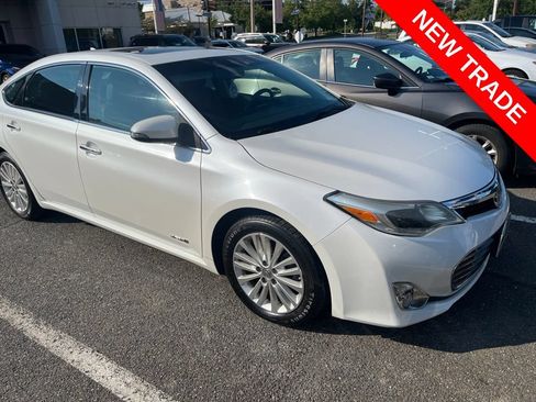 Used 2014 Toyota Avalon Limited w/ Technology Package FWD image 1