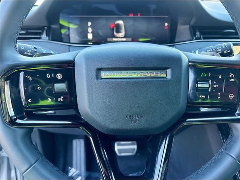 Used 2024 Land Rover Range Rover Evoque Dynamic SE image 11