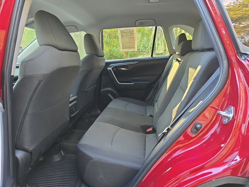 Used 2022 Toyota RAV4 XLE image 13