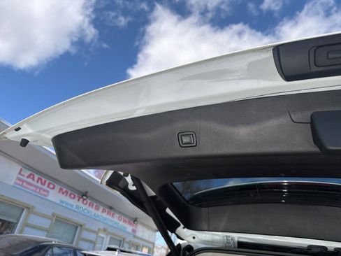 Used 2019 Chevrolet Traverse LT w/ LT Premium Package AWD/4WD image 13