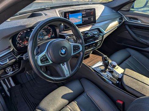 Used 2023 BMW M550i xDrive w/ Executive Package image 17
