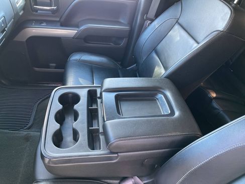 Used 2017 Chevrolet Silverado 1500 LT w/ LT Convenience Package AWD/4WD image 18