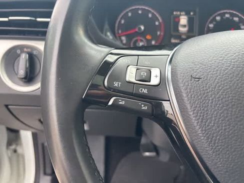 Used 2022 Volkswagen Passat 2.0T SE image 11