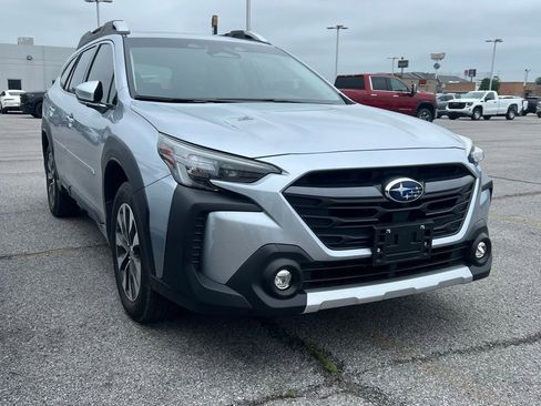 Used 2025 Subaru Outback Touring XT AWD/4WD image 1