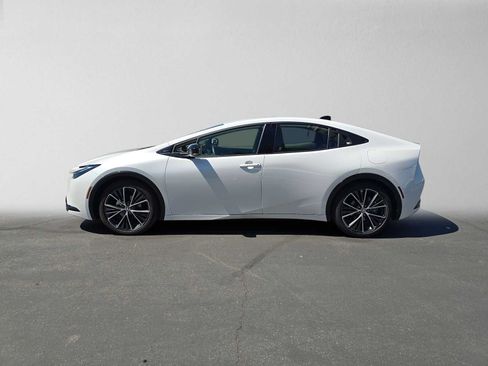 Certified 2026 Toyota Prius XLE FWD image 6