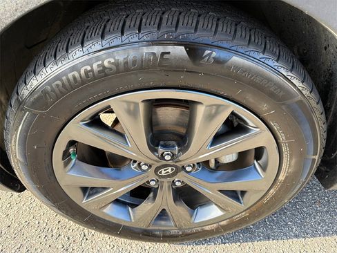 Used 2017 Hyundai Santa Fe Sport image 11