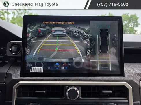 Used 2024 Toyota Tacoma Limited w/ Limited Package (LT) AWD/4WD image 18