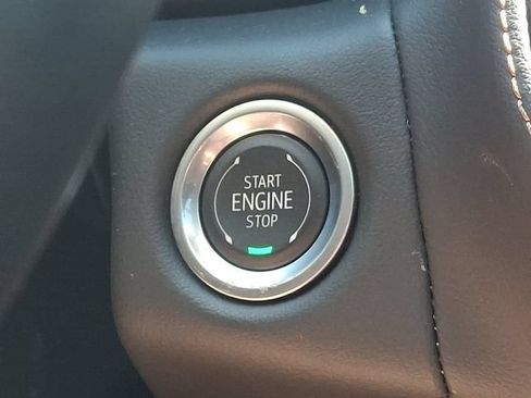 Used 2024 GMC Yukon AT4 w/ Technology Package AWD/4WD image 28