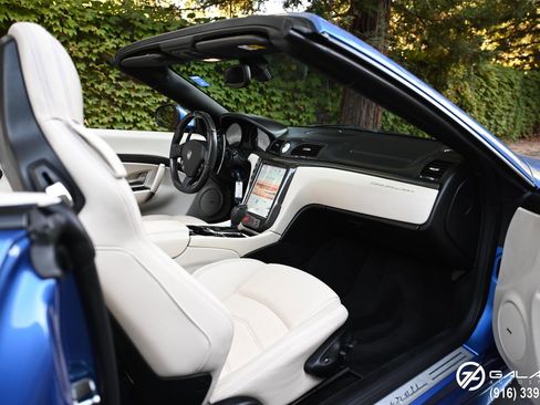 Used 2016 Maserati GranTurismo Sport image 18