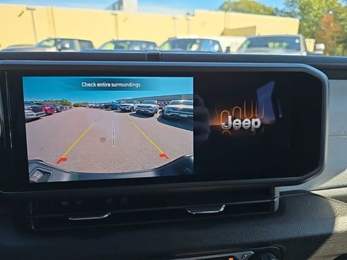 Certified 2024 Jeep Gladiator Sport image 28