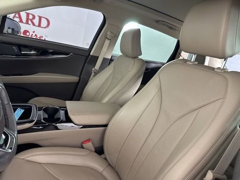 Used 2023 Lincoln Nautilus Reserve image 11