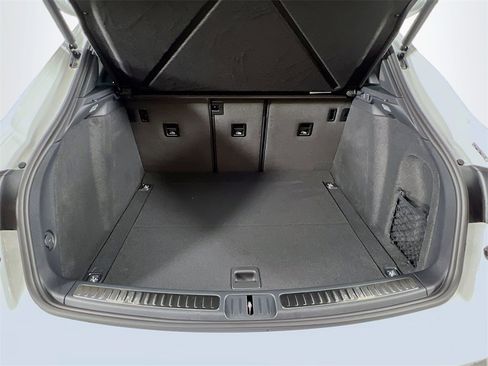 New 2026 Porsche Macan image 27