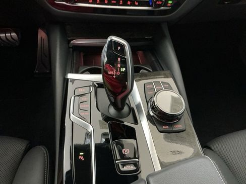 Certified 2022 BMW 530i w/ Executive Package image 15