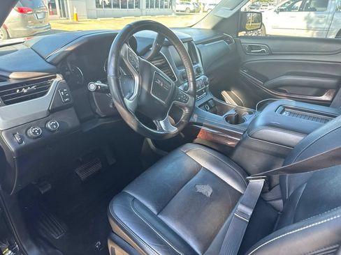 Used 2017 GMC Yukon XL SLT AWD/4WD image 9