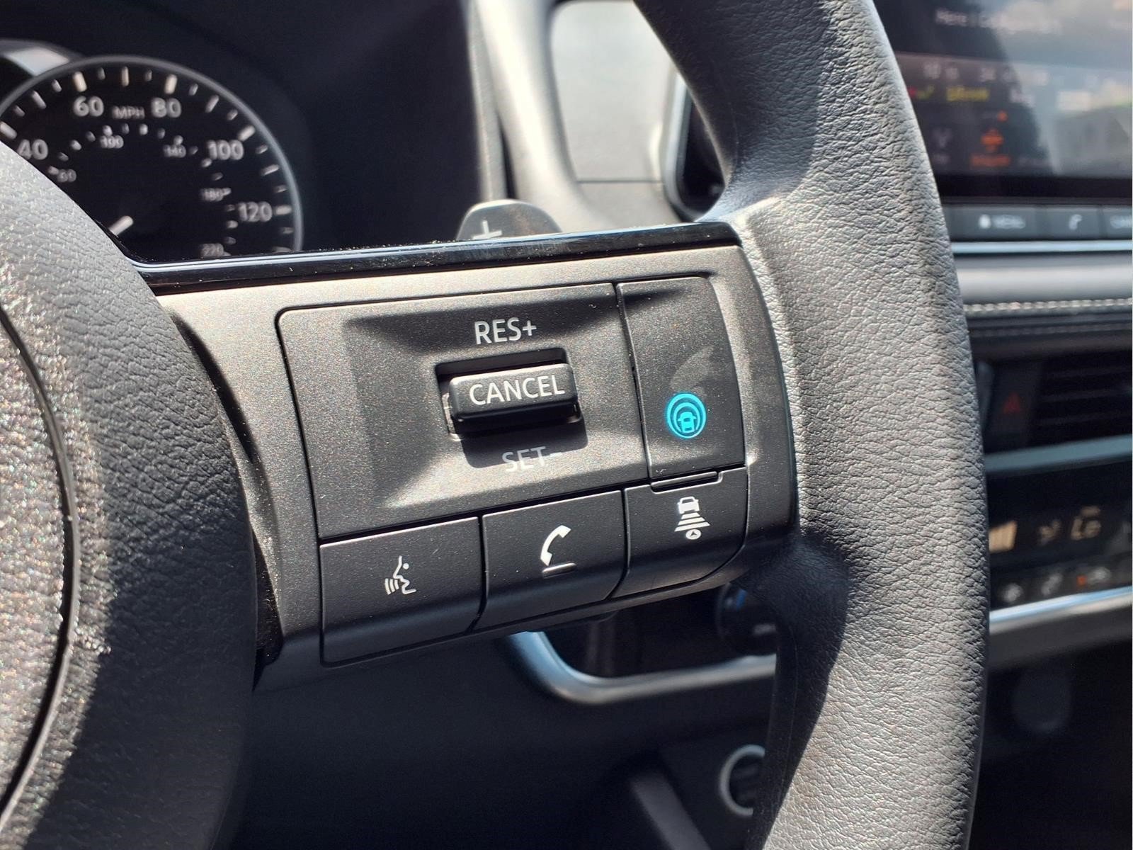 Used 2023 Nissan Rogue SV FWD image 20