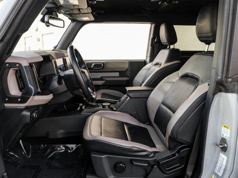 Used 2021 Ford Bronco Wildtrak image 3