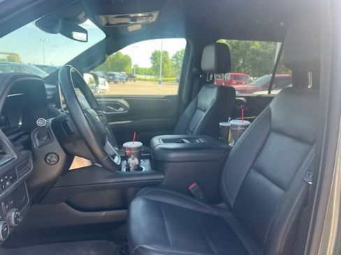 Used 2023 Chevrolet Tahoe LT w/ Luxury Package AWD/4WD image 15