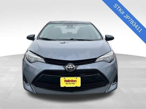 Used 2018 Toyota Corolla LE image 2