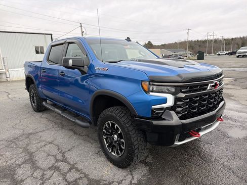 Used 2023 Chevrolet Silverado 1500 ZR2 w/ Technology Package AWD/4WD image 3