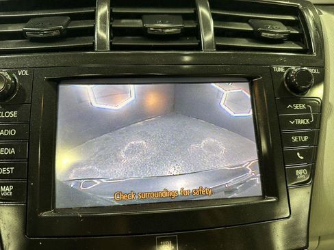 Used 2013 Toyota Prius V Five image 19