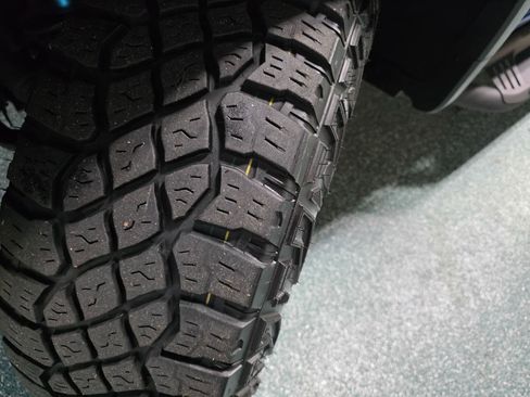 Used 2022 Chevrolet Silverado 1500 ZR2 w/ Technology Package image 14