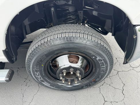 Used 2017 RAM 3500 Tradesman w/ Chrome Appearance Group image 13