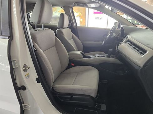 Used 2016 Honda HR-V LX image 12