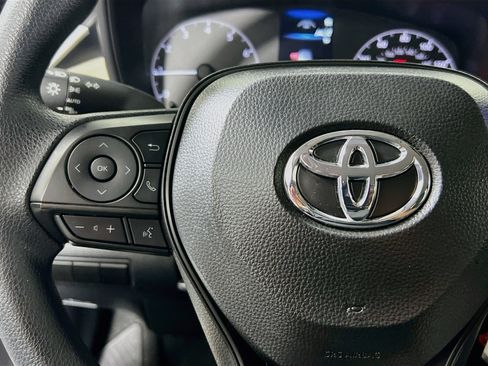 Used 2025 Toyota Corolla LE FWD image 18