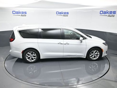 Used 2018 Chrysler Pacifica Touring Plus w/ Tire & Wheel Group image 47