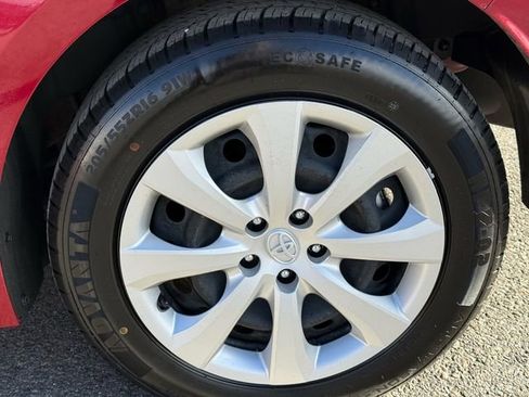 Certified 2024 Toyota Corolla LE image 32