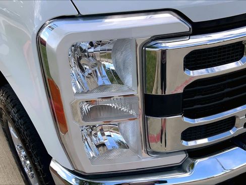 Used 2024 Ford F250 XLT w/ FX4 Off-Road Package image 53