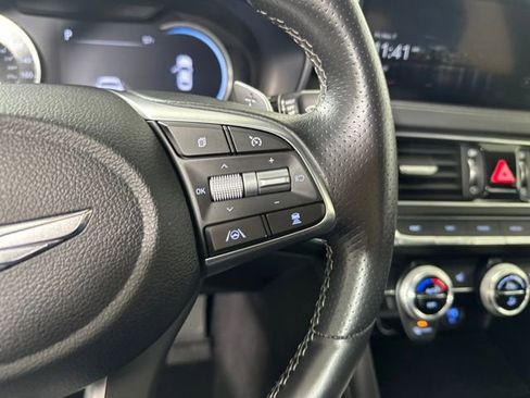 Used 2023 Genesis G70 2.0T image 16