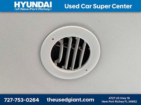 Used 2023 Ford Explorer XLT image 17