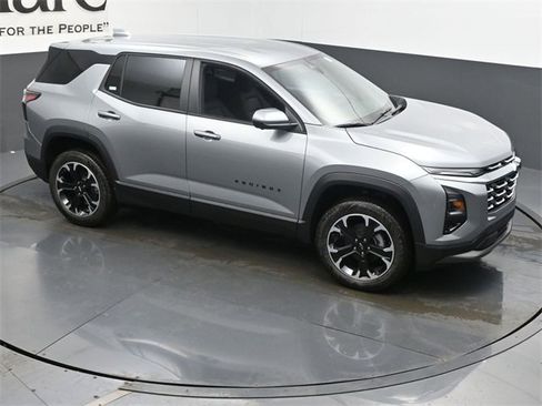 New 2026 Chevrolet Equinox LT w/ Safety and Technology Package image 16