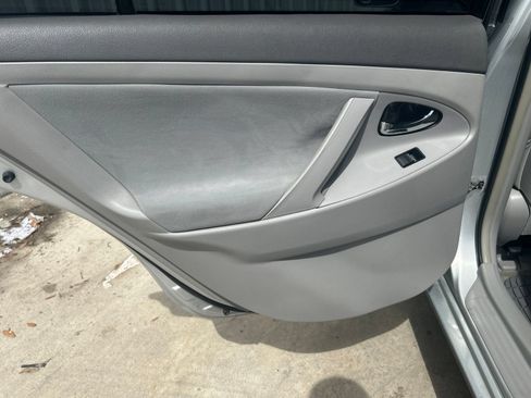 Used 2007 Toyota Camry LE FWD image 13