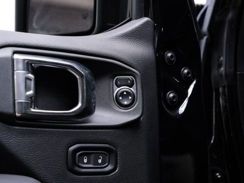 Used 2025 Jeep Wrangler Unlimited Rubicon 392 AWD/4WD image 90