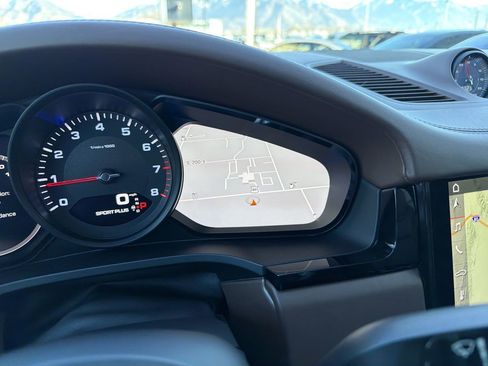 Used 2021 Porsche Cayenne Coupe image 32