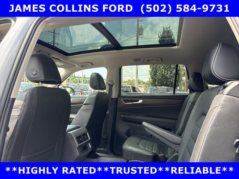 Used 2024 Volkswagen Atlas SEL AWD/4WD image 14