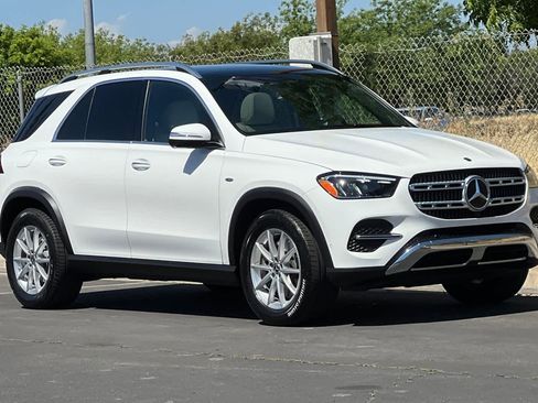 Used 2025 Mercedes-Benz GLE 450e 4MATIC image 9
