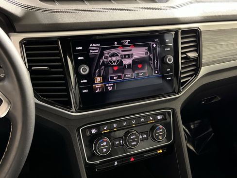 Used 2022 Volkswagen Atlas Cross Sport SE image 19