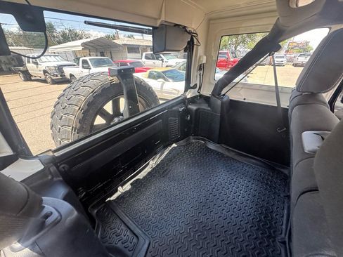 Used 2015 Jeep Wrangler Unlimited Sahara AWD/4WD image 14