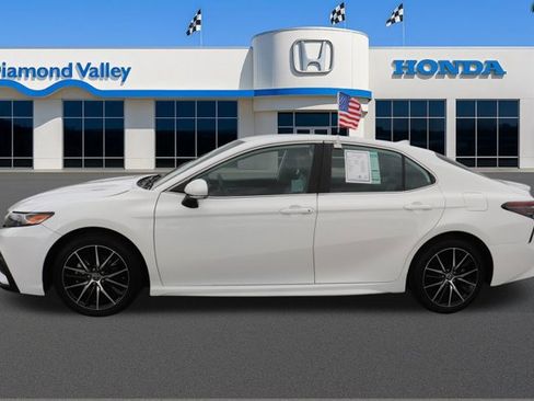 Used 2023 Toyota Camry SE image 7