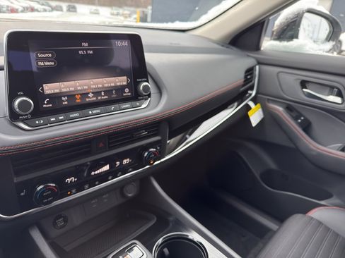 New 2026 Nissan Rogue SV image 34